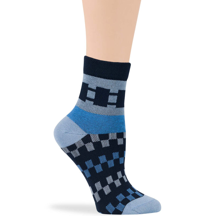 "Women's Cotton Diabetic Quarter Socks in Geometric Pattern - Denim Blue and Dark Navy - 4 Pack"