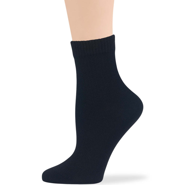 Women's black cotton diabetic quarter sock, seamless design for ultimate comfort and support. Perfect for sensitive feet and diabetics.